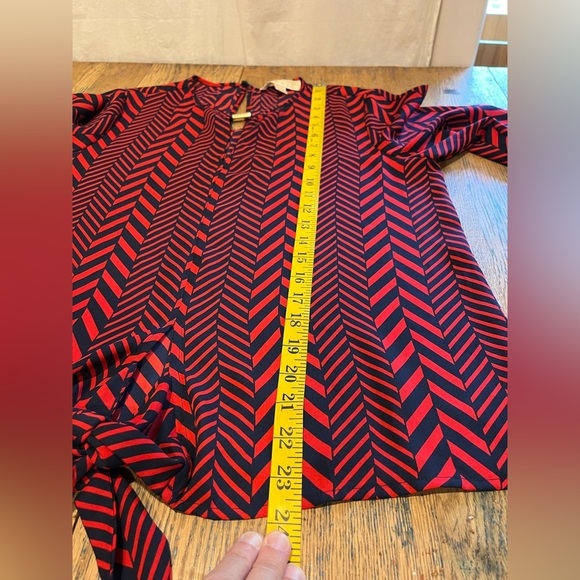 ❤️ MICHAEL MICHAEL KORS – Tie-Front Chevron Blouse – Size S - Picture 10 of 10